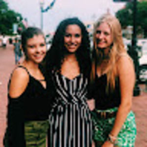 Meet your Posher, Caroline